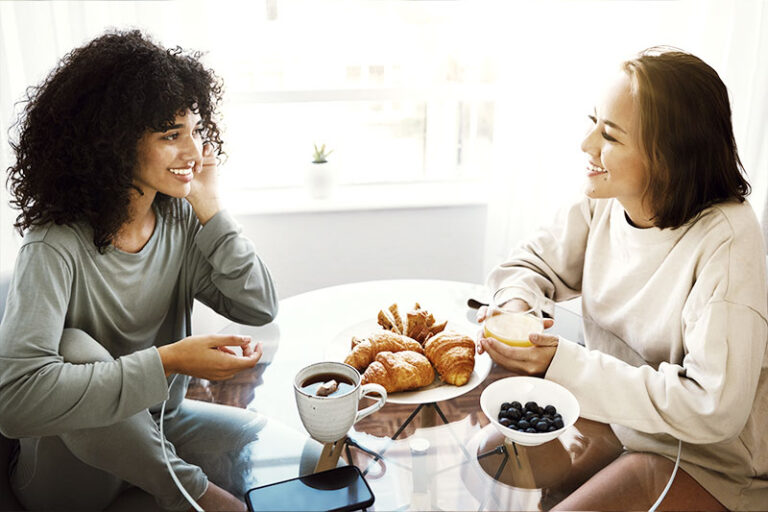 Freundinnen Frühstück